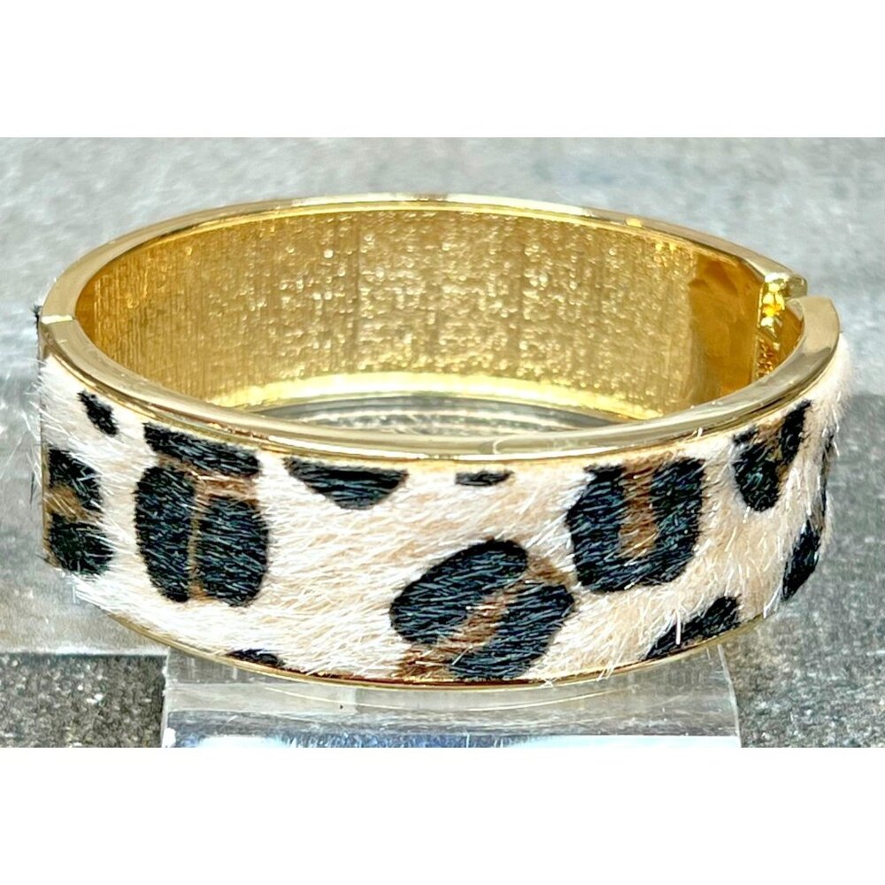 Plunder Bangle Bracelet 5.5  Wrist Jewelry Cheetah Leopard Gold Hinged Cuff NEW